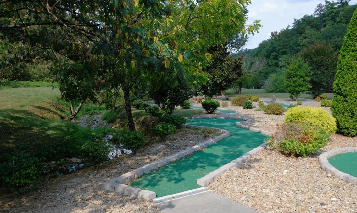 فيلا بيدجن فورجفي A Bear Creek Crib المظهر الخارجي الصورة